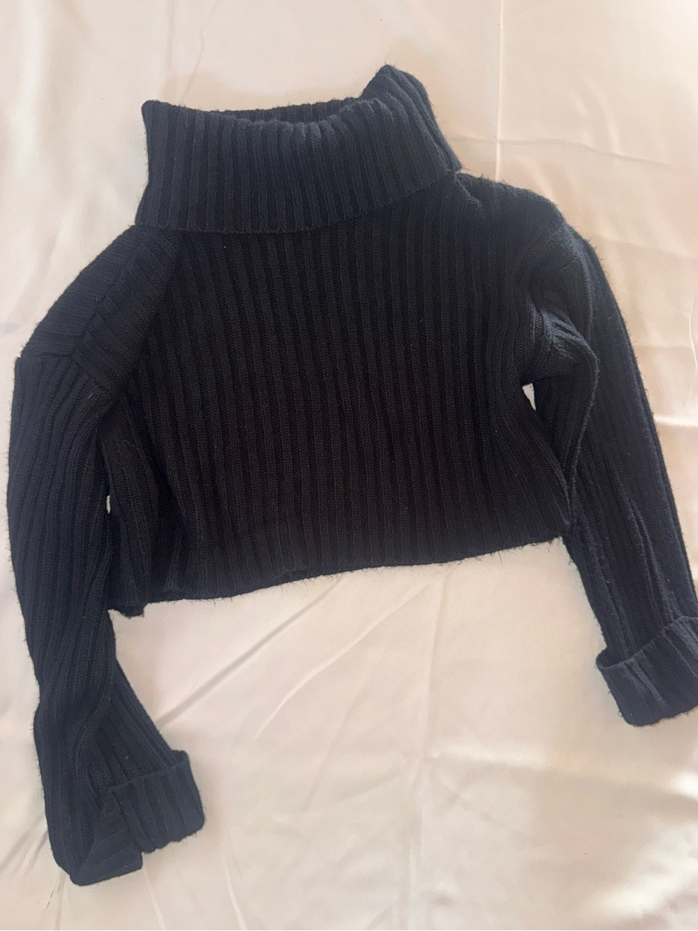 Cozy winter Black Cropped Turtleneck Ribbed Sweater